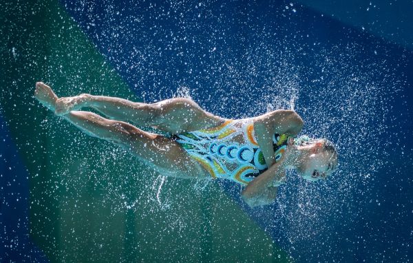 Synchronized swimming at Maria Lenk Aquatics Centre.